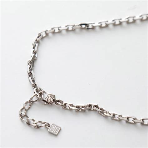 givenchy アクセサリー